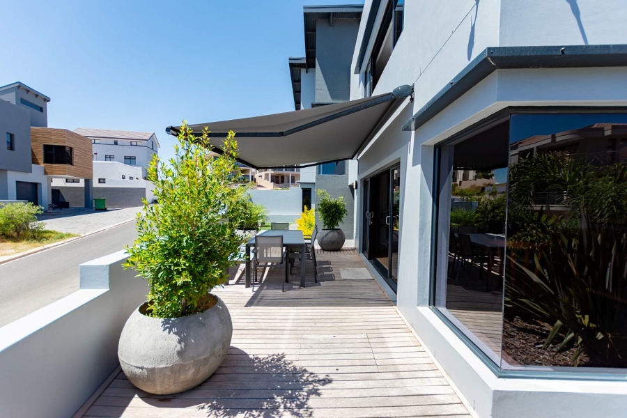 3 Bedroom Property for Sale in Calypso Beach Western Cape